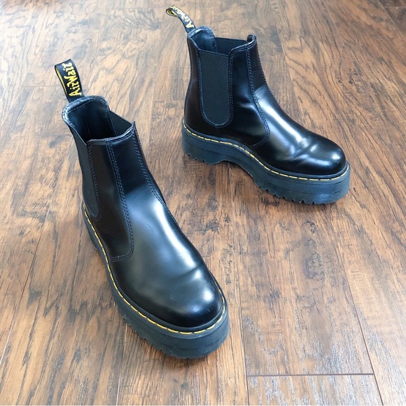 SOLD Dr Martens • 2976 Chelsea Boot Quad platform black smooth leather chunky - Picture 13 of 14